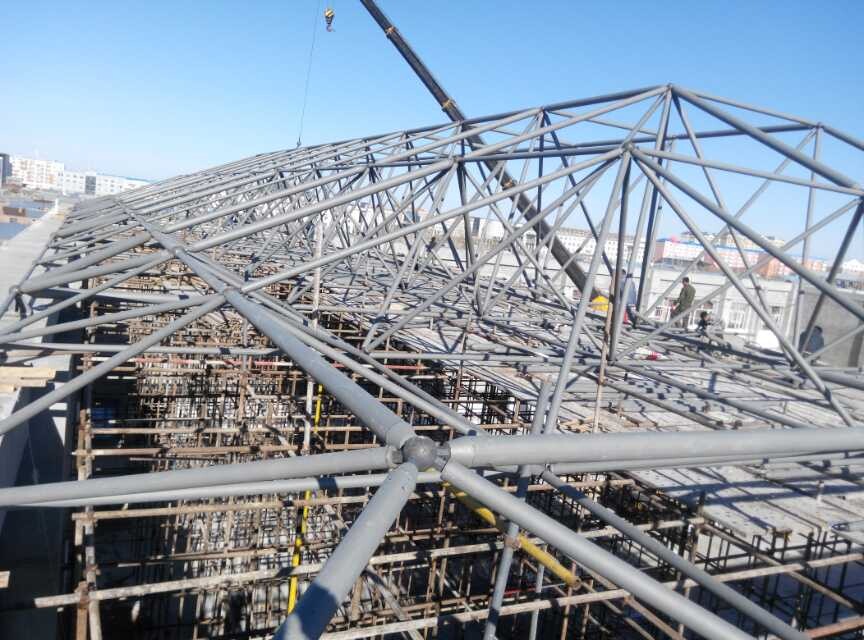 林州商贸城屋顶网架工程